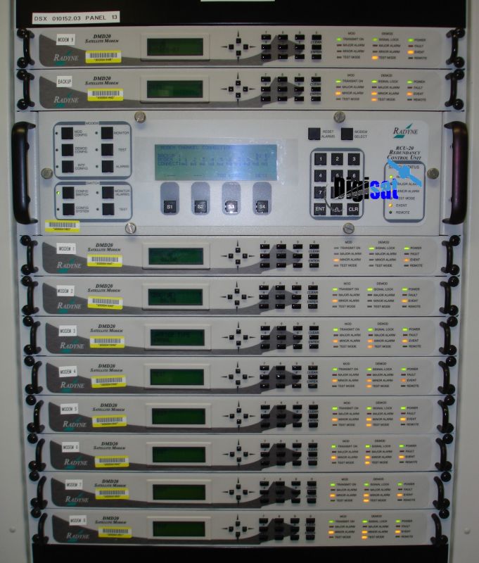 Macro photograph of a waveguide junction device