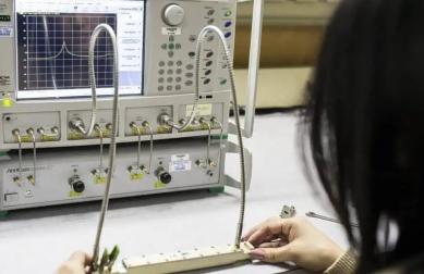 How to Choose the Right RF Isolator for High-Reliability Microwave Systems