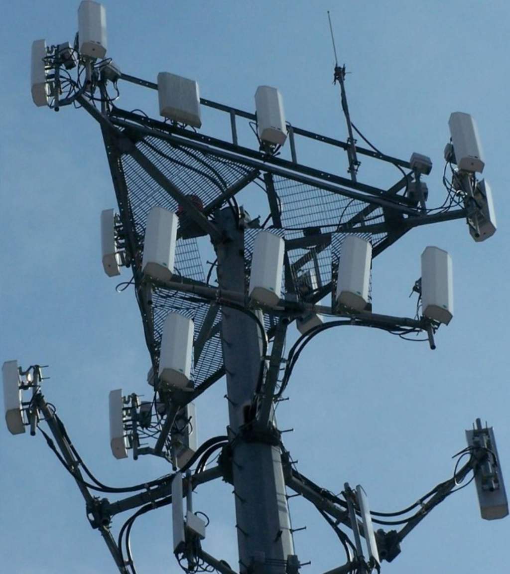 celluar antenna with tower for 5g