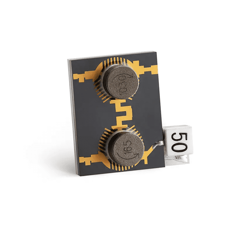 HzBeat four-port RF circulator structure with dual ferrite cores