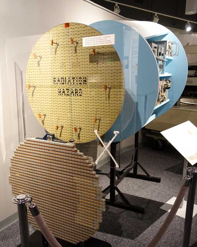 Museum photo of an X-band pulse-doppler radar