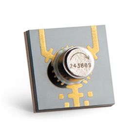 HzBeat three-port ferrite circulator single core structure