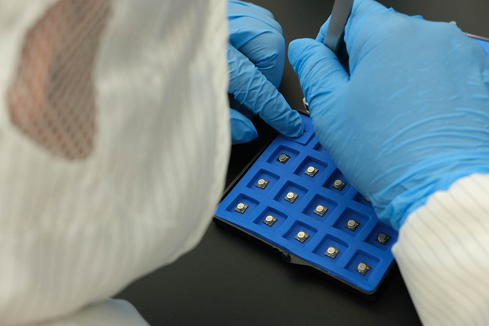 Long customization lead / high MOQ